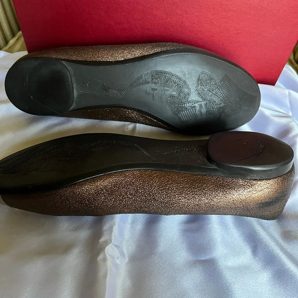 FERRAGOMO’S~BRASS~KID SKIN LEATHER FLATS~VINTAGE~SIZE 9.5 - Picture 8 of 12